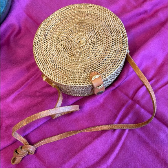The Winding Road Round Bag- Natural Handcrafted by Balinese Women - Picture 3 of 7